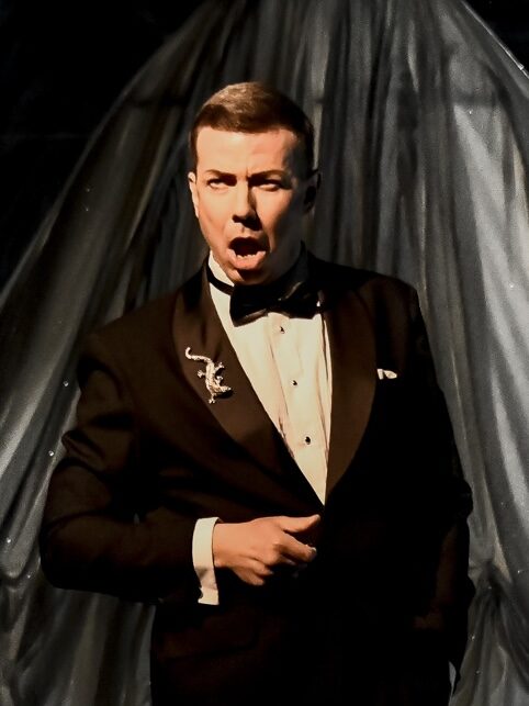 Ondrej Mráz as Lindorf